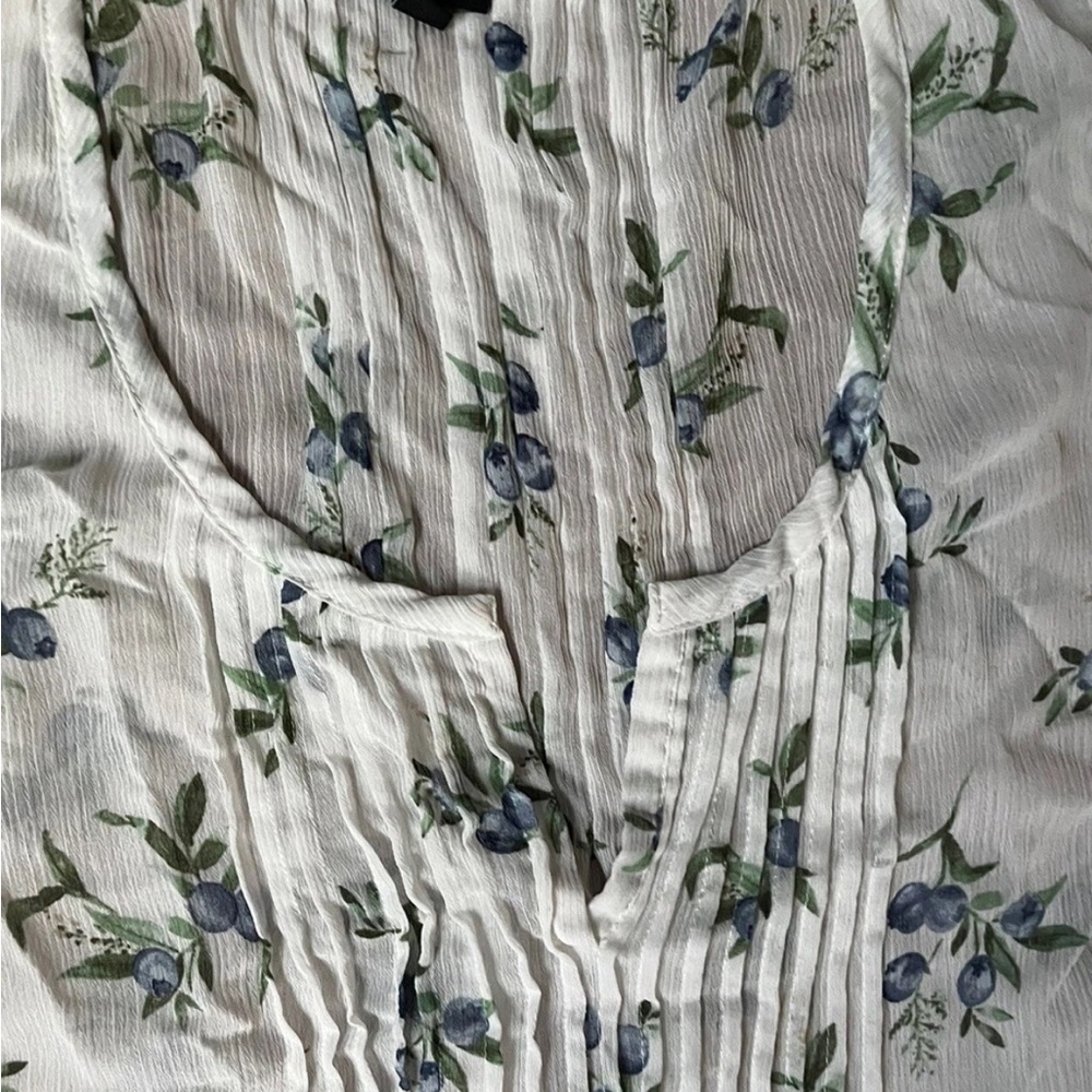 Torrid Top Sz 2 2X Blueberry Print Pintuck Chiffon Tank Sleeveless Cottagecore - Picture 4 of 9